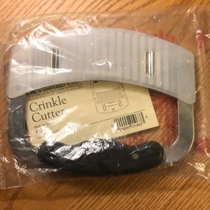 Pampered Chef crinkle cutter